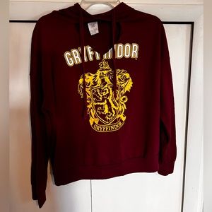 Gryffindor v-neck hooded sweatshirt. Size junior large.